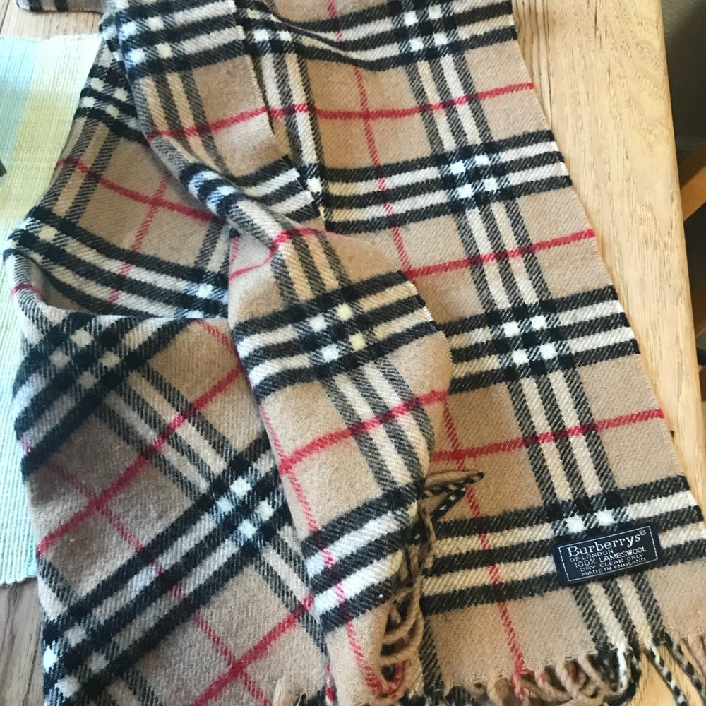 💯 Vintage Burberrys Scarf